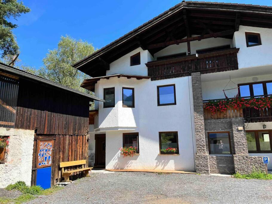 Haus Alberto - Haus Mit 2 Ferienwohnungen Эцталь-Банхоф Экстерьер фото